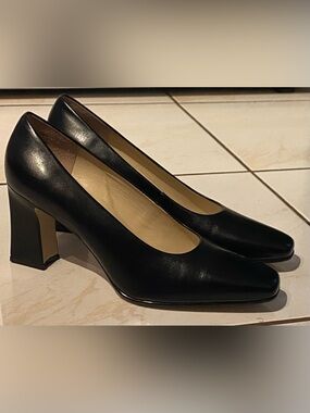 Gorgeous Black Leather Block Heel Dress Shoes – Classic & Elegant